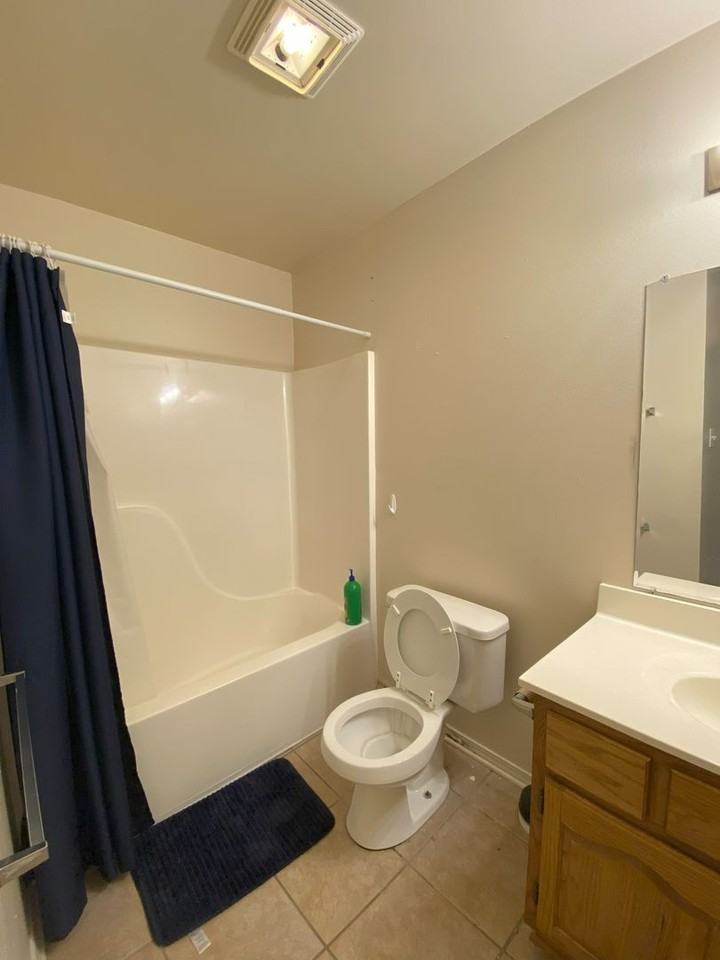 108 Poplar St - Photo 7 of 10