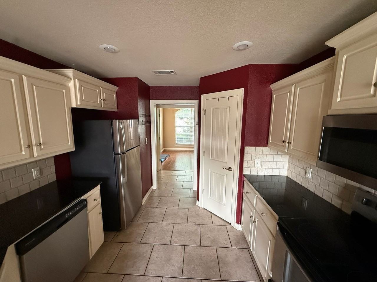 2537 N Vickers Pl - Photo 2 of 14