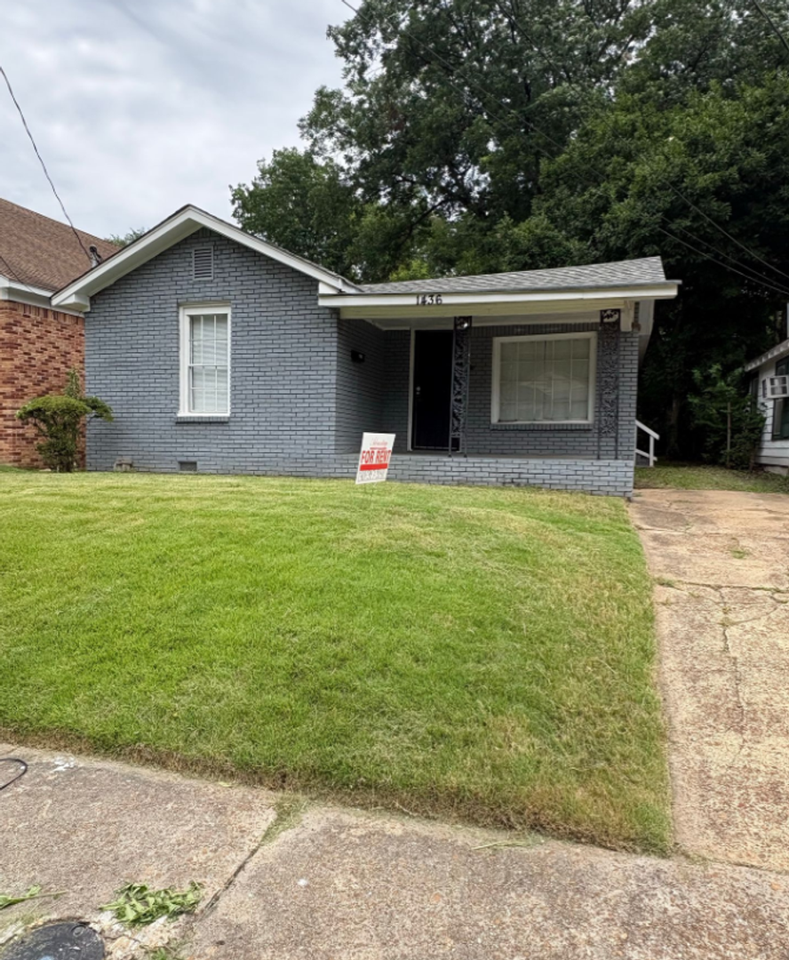 1436 Austin St - Photo 2 of 12
