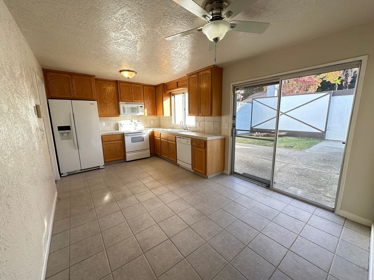 312 N Riverside Dr - Photo 7 of 22