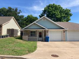 featured image of 3407 E 9th St