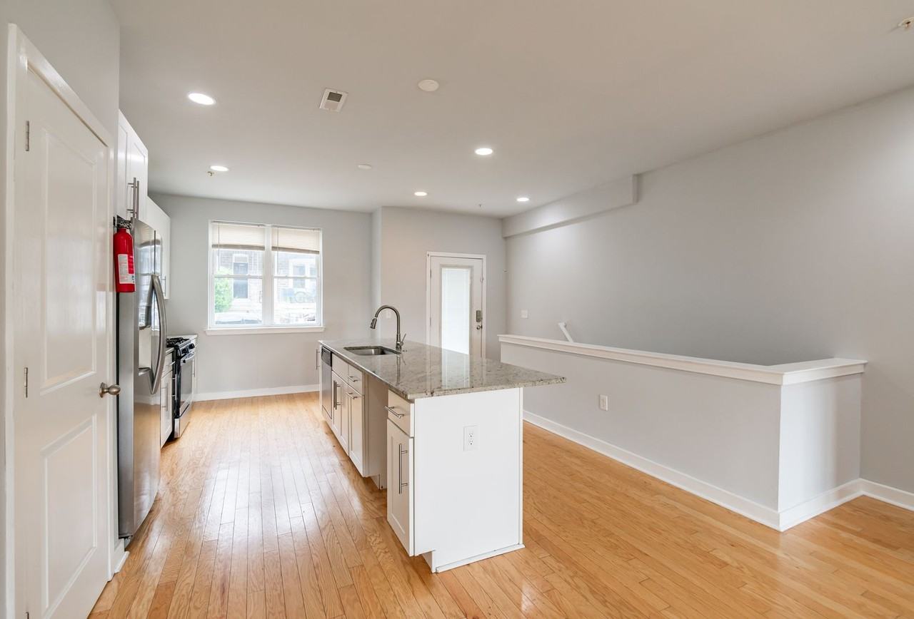 4124 Tower St - Photo 3 of 34