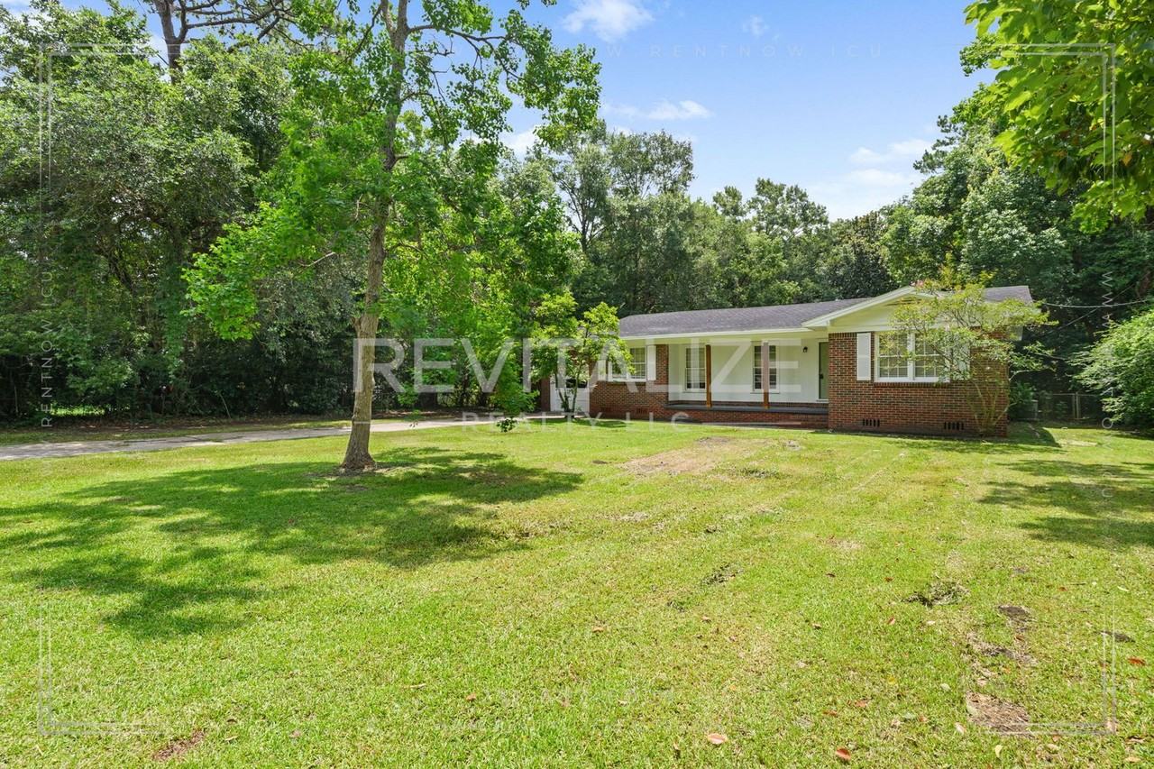 2505 Robin Hood Dr - Photo 5 of 34