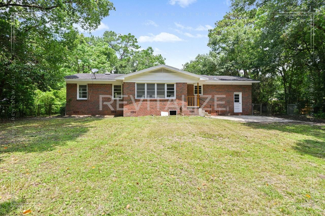 2505 Robin Hood Dr - Photo 6 of 34