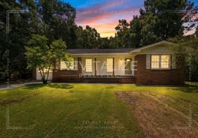 featured image of 2505 Robin Hood Dr
