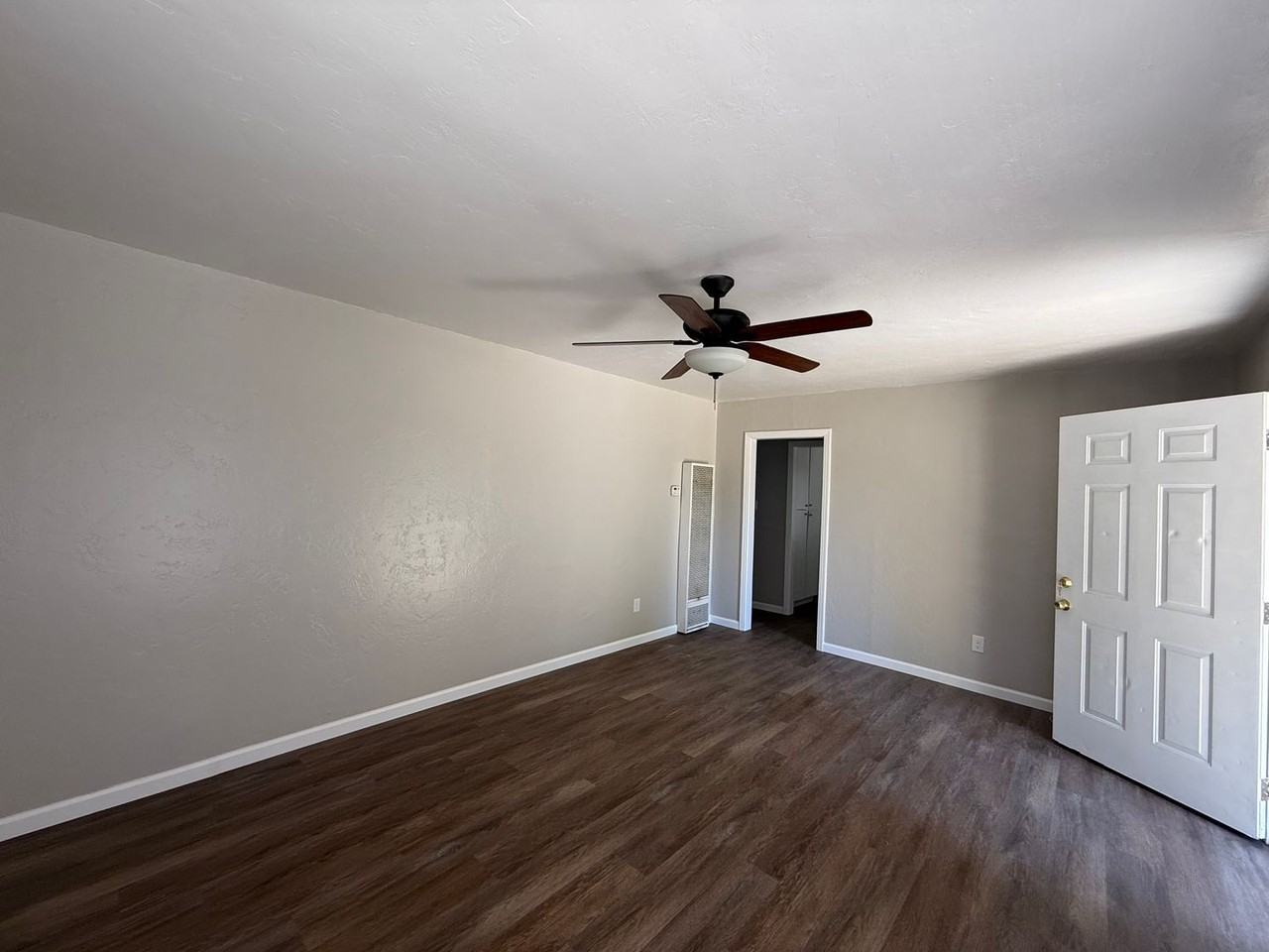 535 W Rose St - Photo 4 of 8