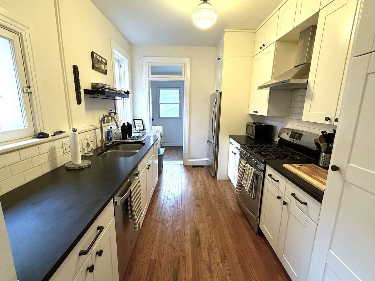 2073 N Emerson St - Photo 4 of 10