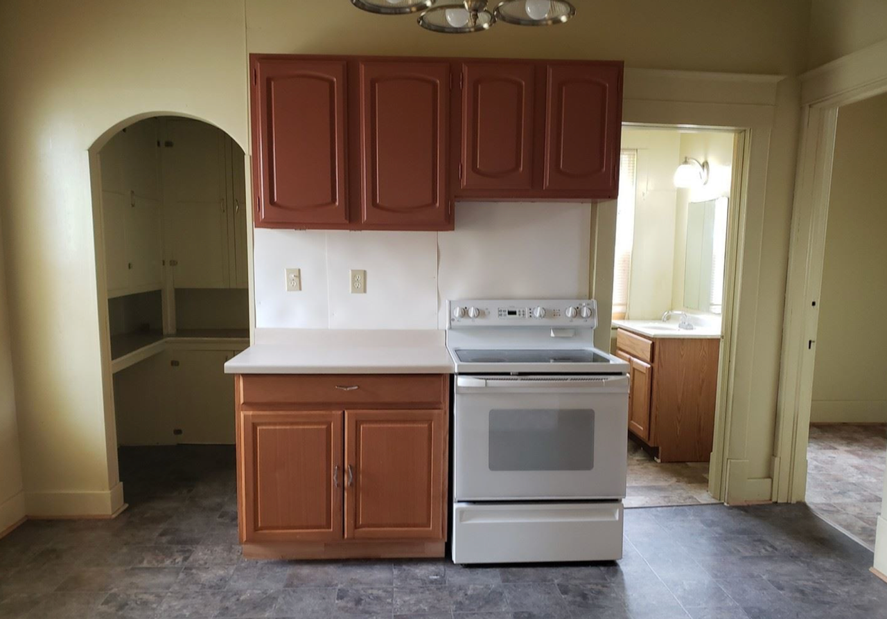802 S 1st Ave - Photo 2 of 13