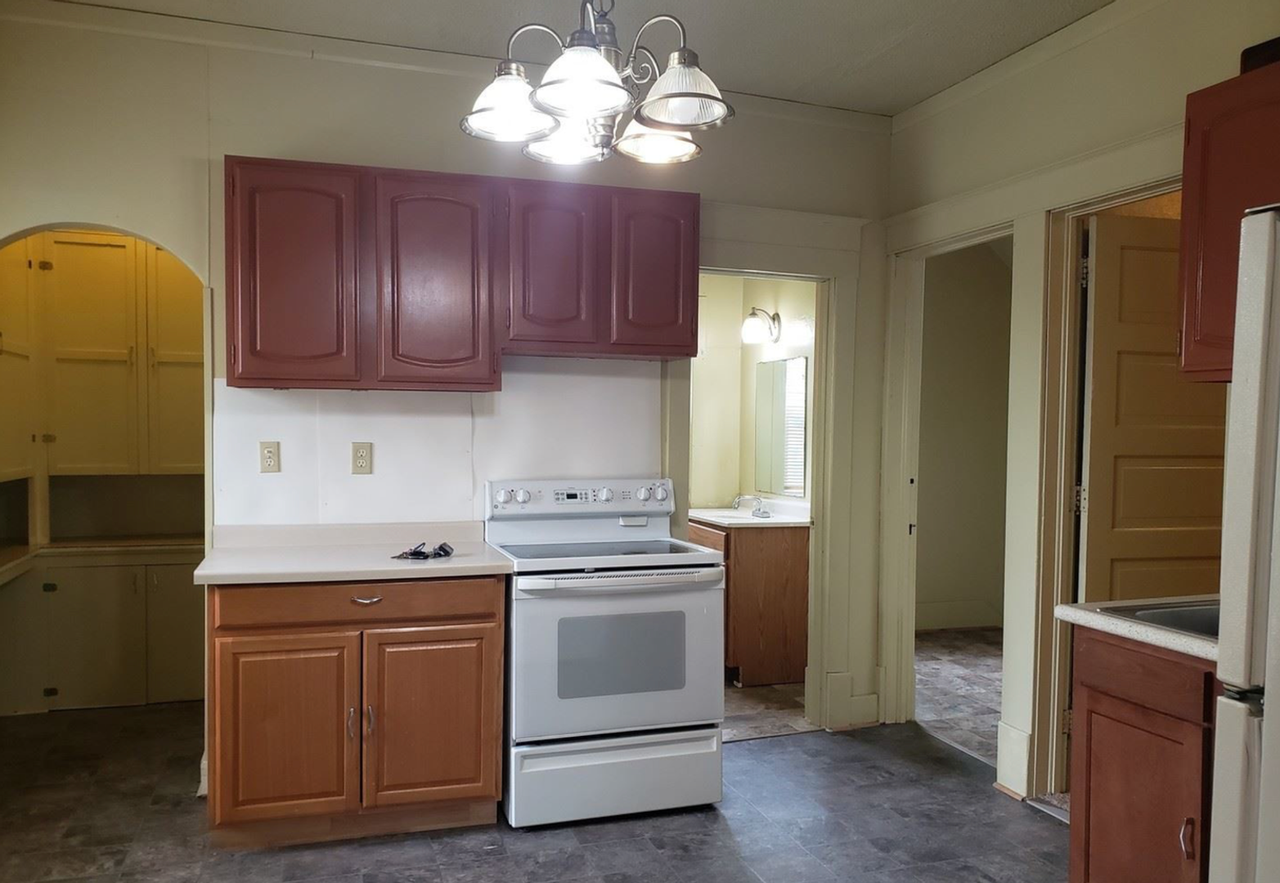 802 S 1st Ave - Photo 4 of 13