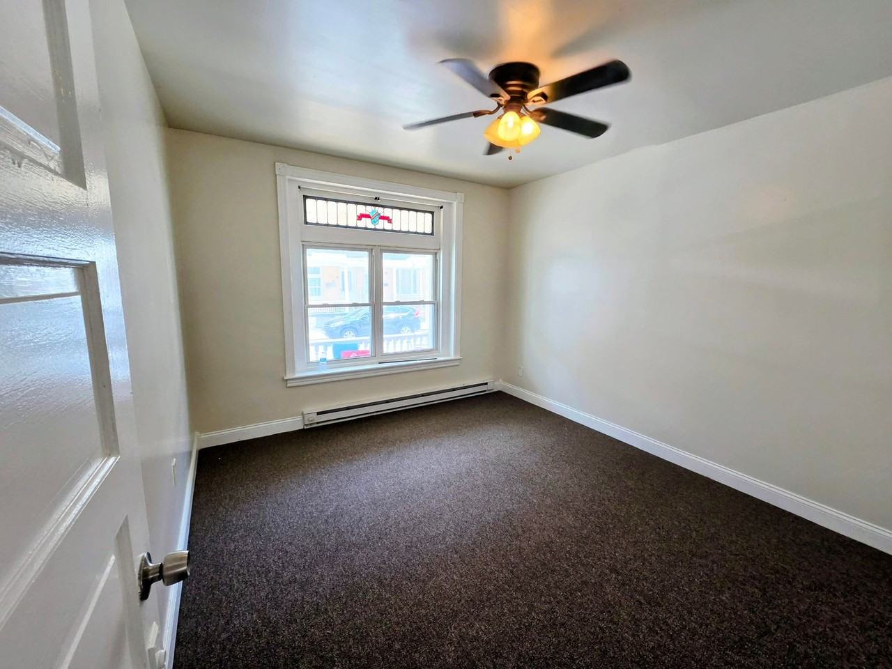 126 N Madison St - Photo 2 of 8