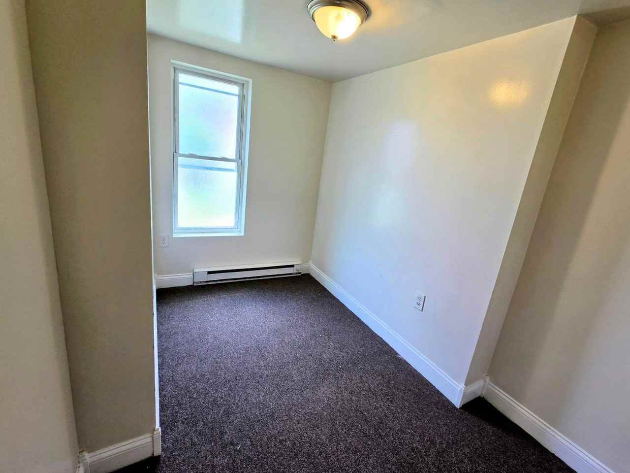 126 N Madison St - Photo 4 of 8