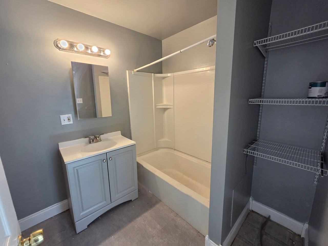 126 N Madison St - Photo 5 of 8