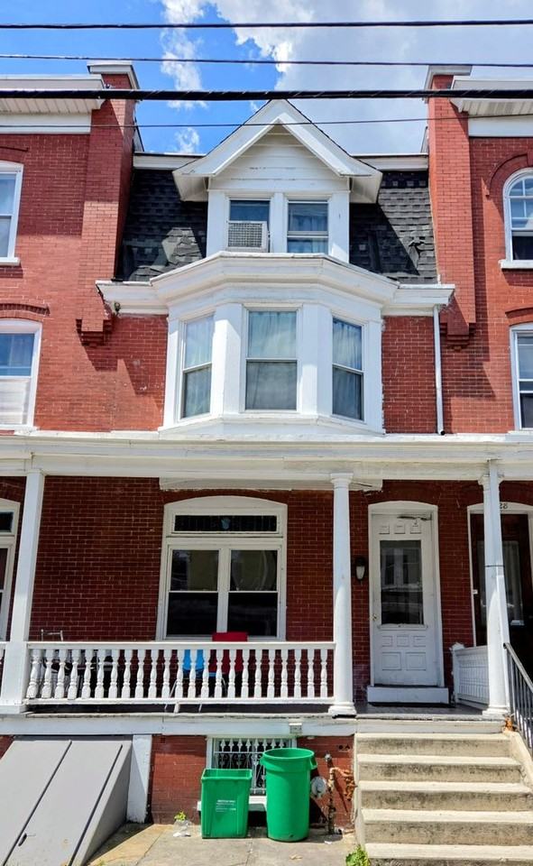 126 N Madison St - Photo 7 of 8