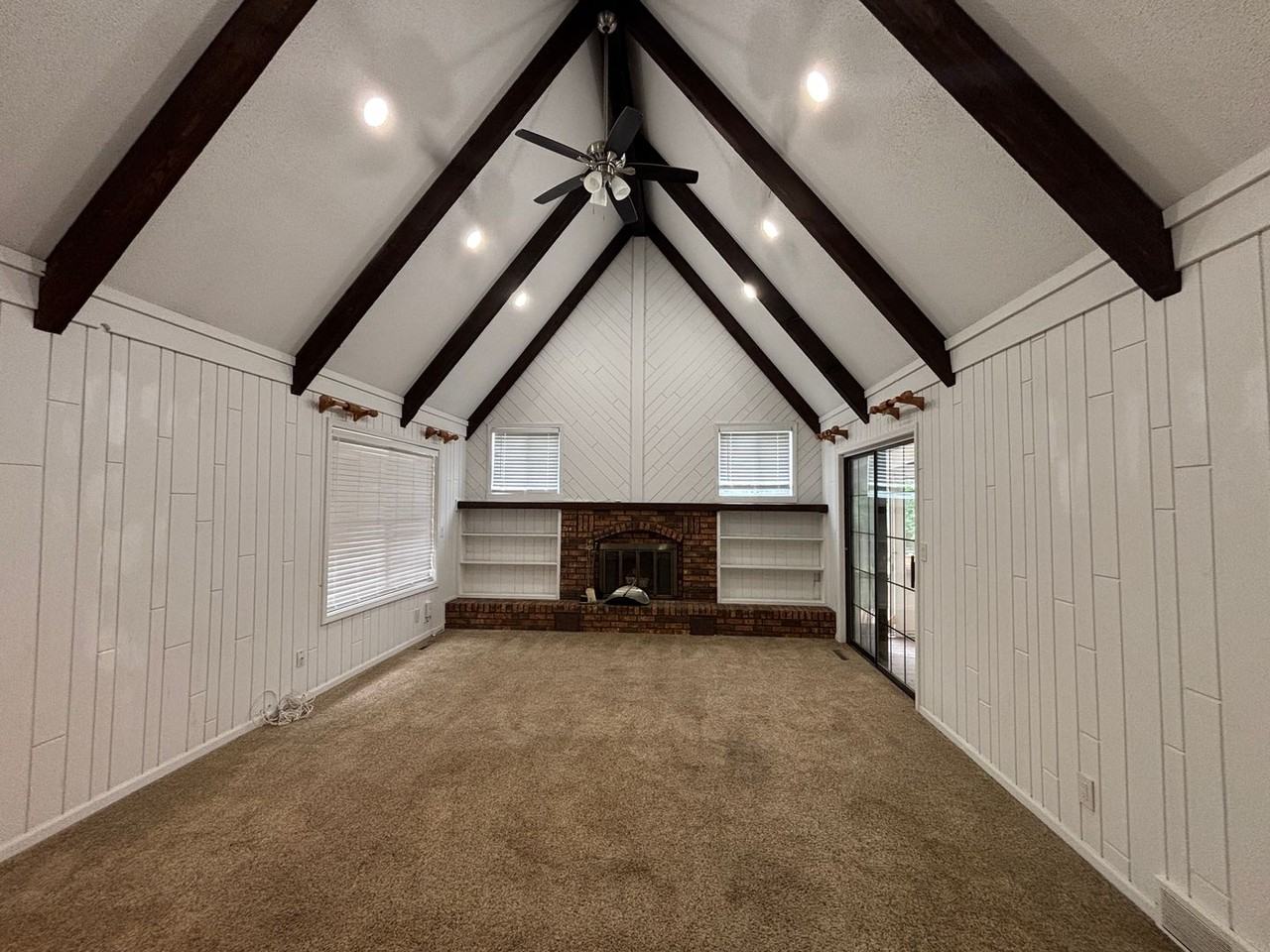 15045 Switzer Rd - Photo 6 of 20