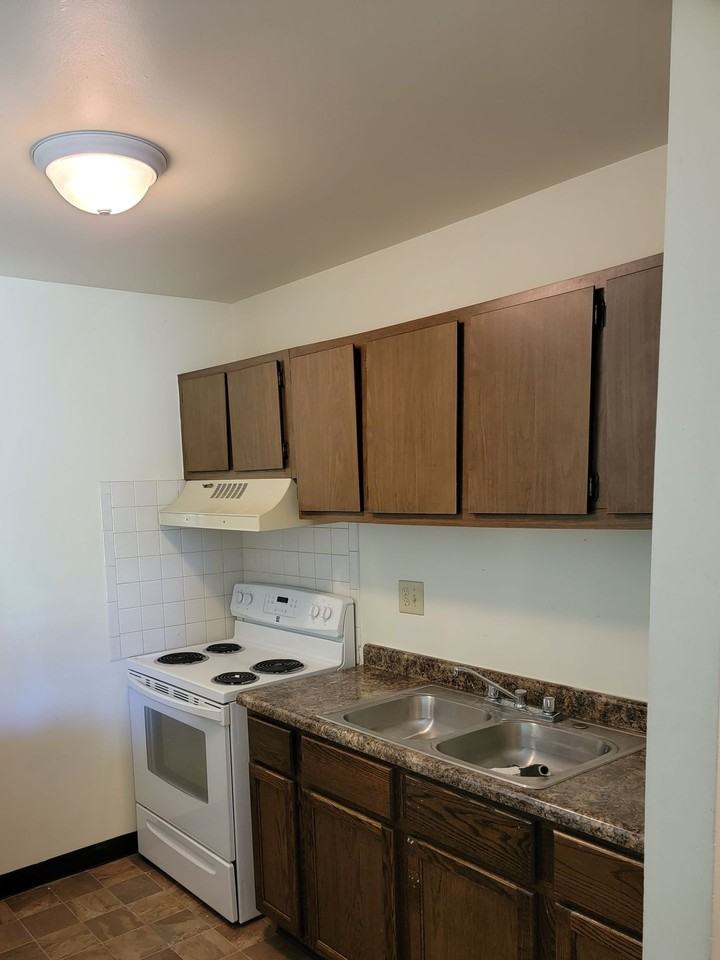 Marinette Woods Apartments - Photo 2 of 7