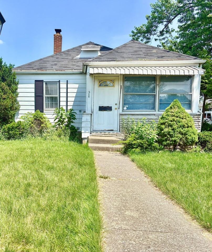 626 S Gladstone Ave - Photo 2 of 20