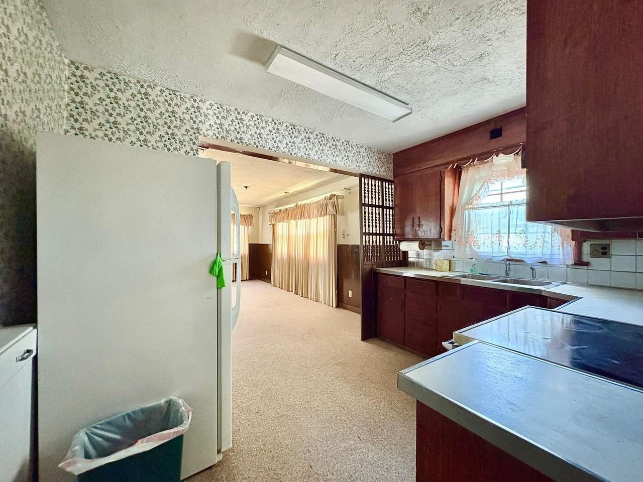 626 S Gladstone Ave - Photo 6 of 20
