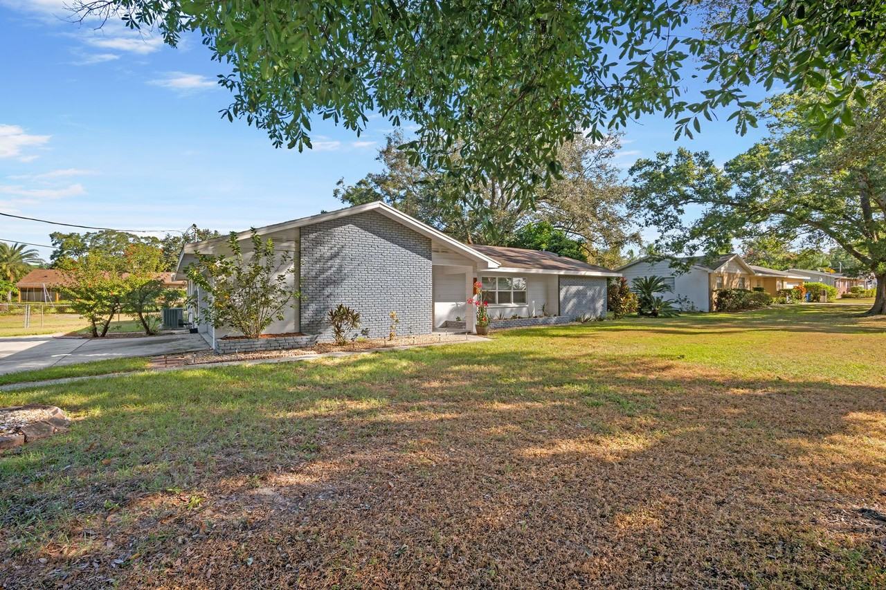 608 Overhill Dr - Photo 3 of 25