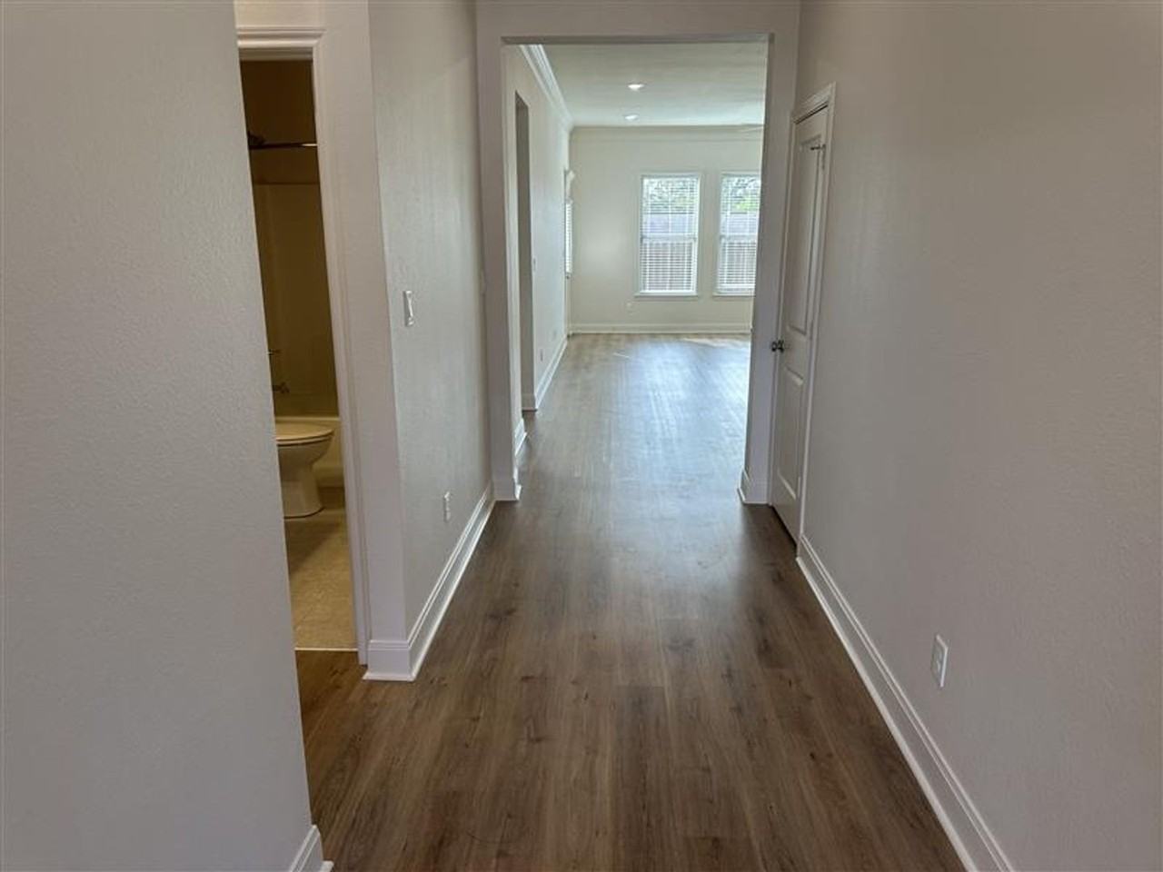 8406 Cambridge Rd - Photo 2 of 50