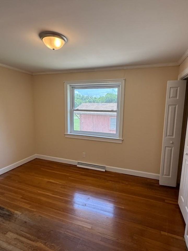 1542 N Tremont Dr - Photo 5 of 10