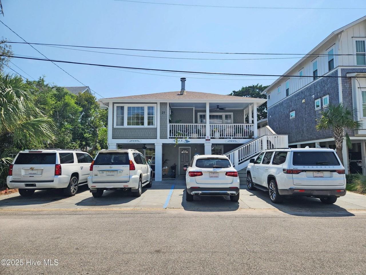 21 Henderson St W - Photo 3 of 50