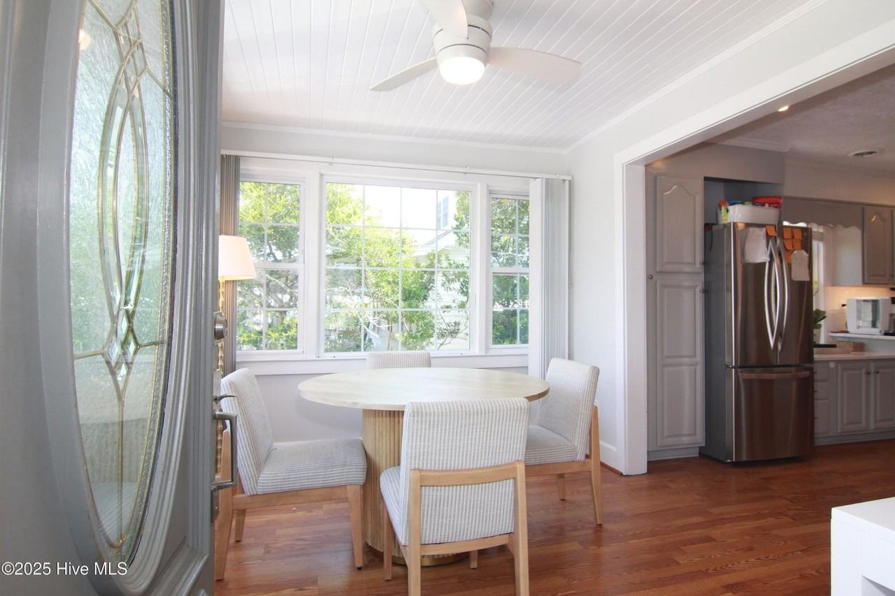 21 Henderson St W - Photo 6 of 50