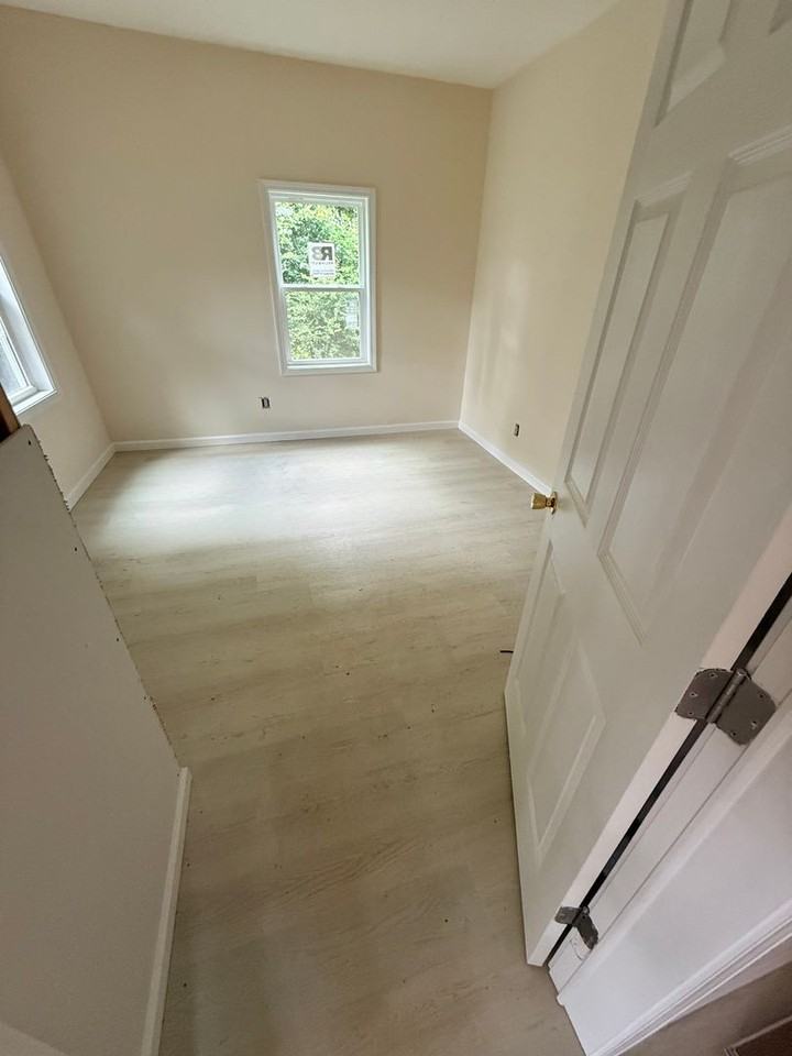 2542 26th St - Photo 3 of 7