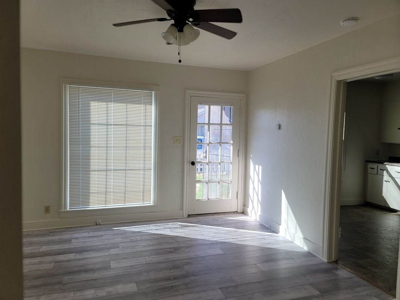351 W I St - Photo 2 of 12