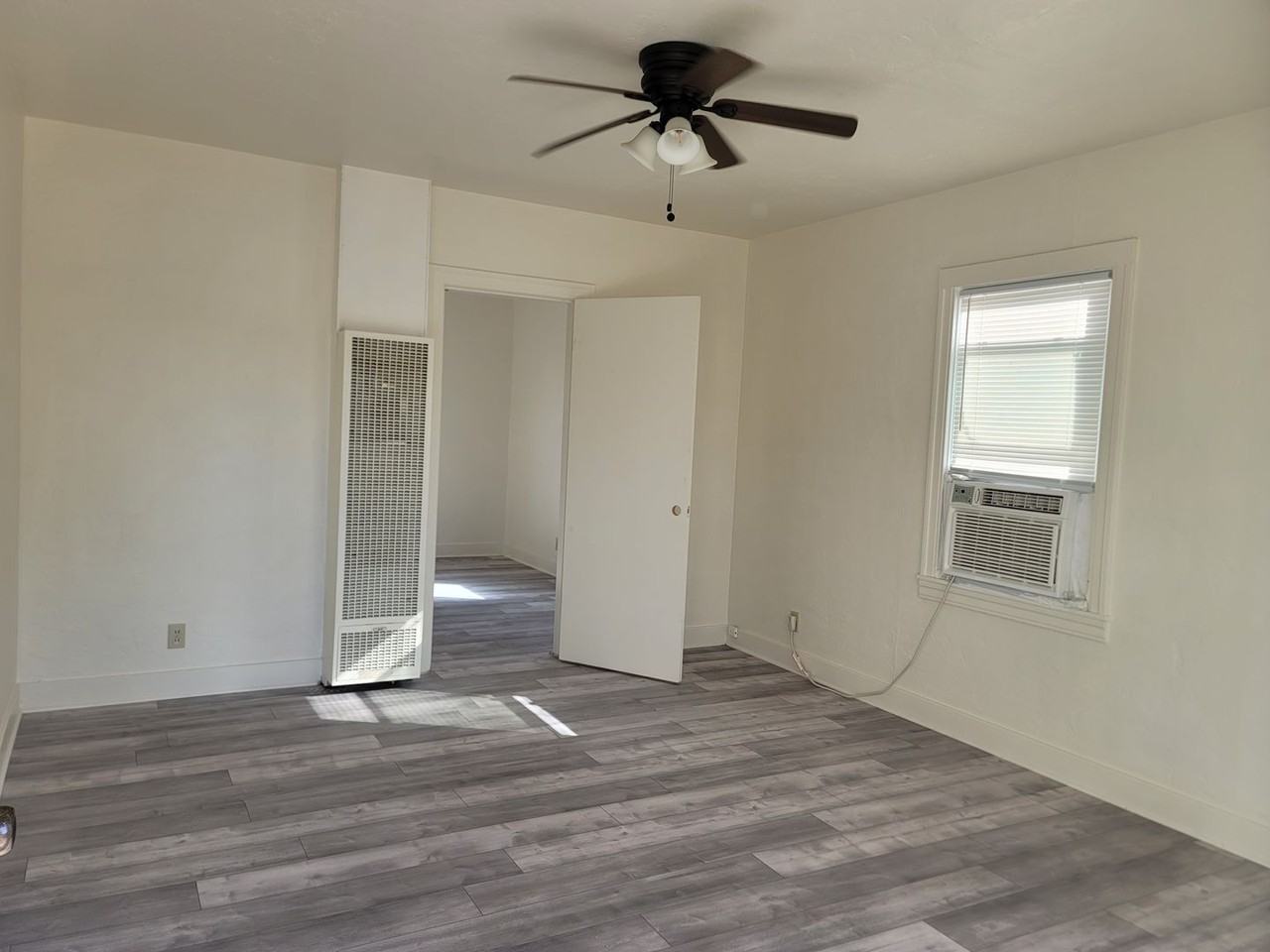 351 W I St - Photo 3 of 12