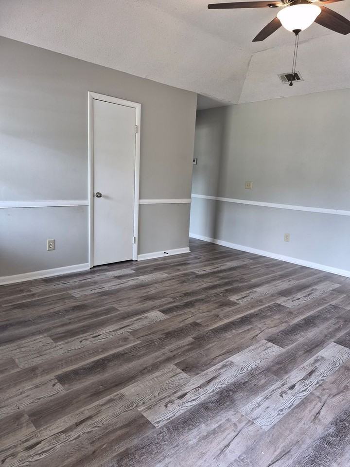 242 Garden Cir - Photo 5 of 23