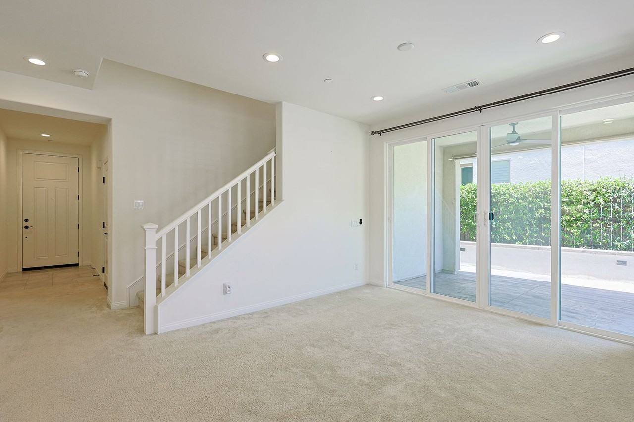 1098 Camino Levante - Photo 4 of 50