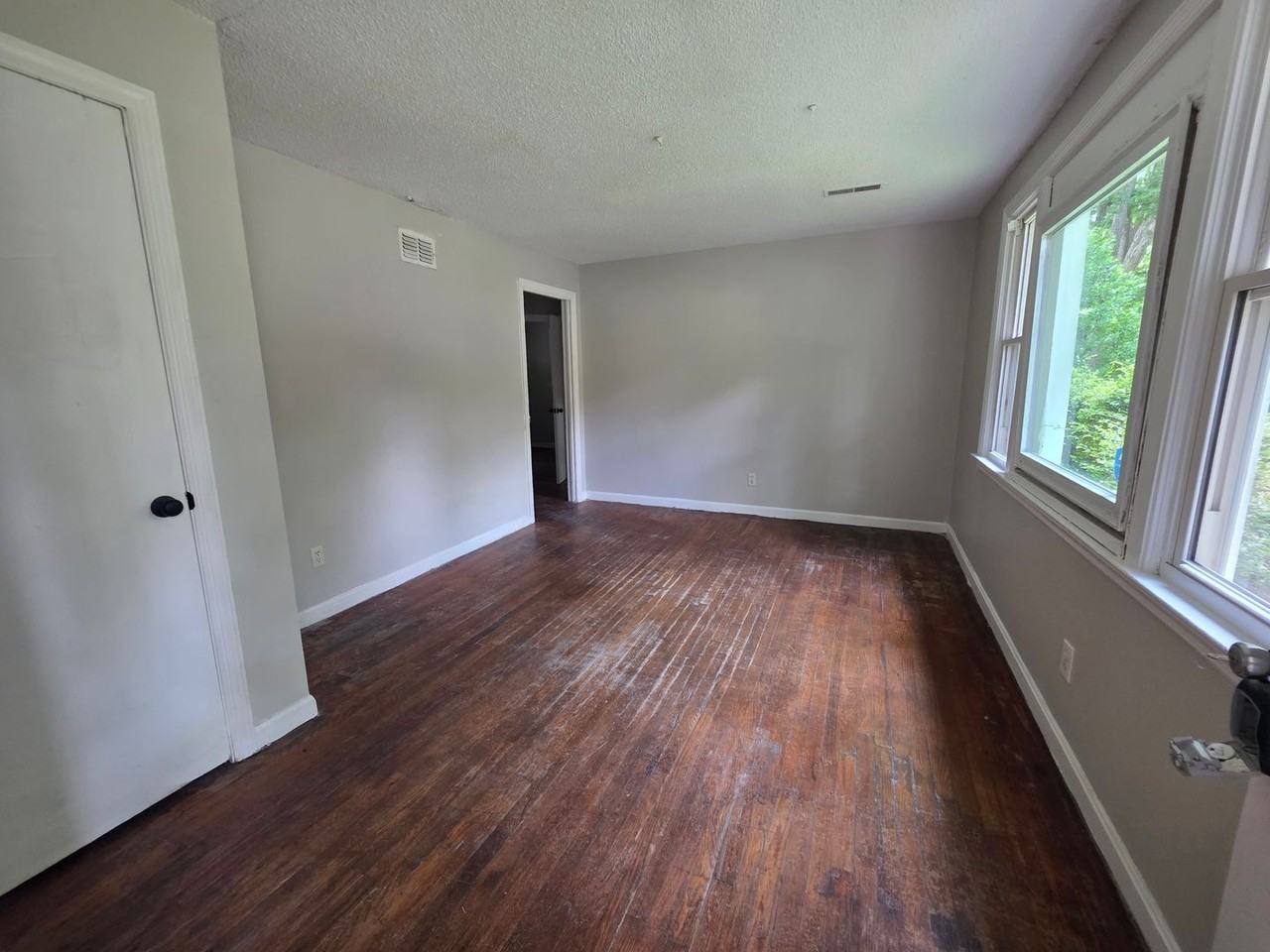 165 Stanford St - Photo 3 of 16