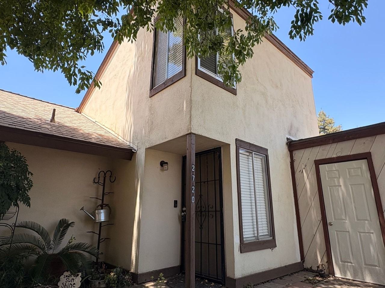 2720 W Caldwell Ave - Photo 2 of 2
