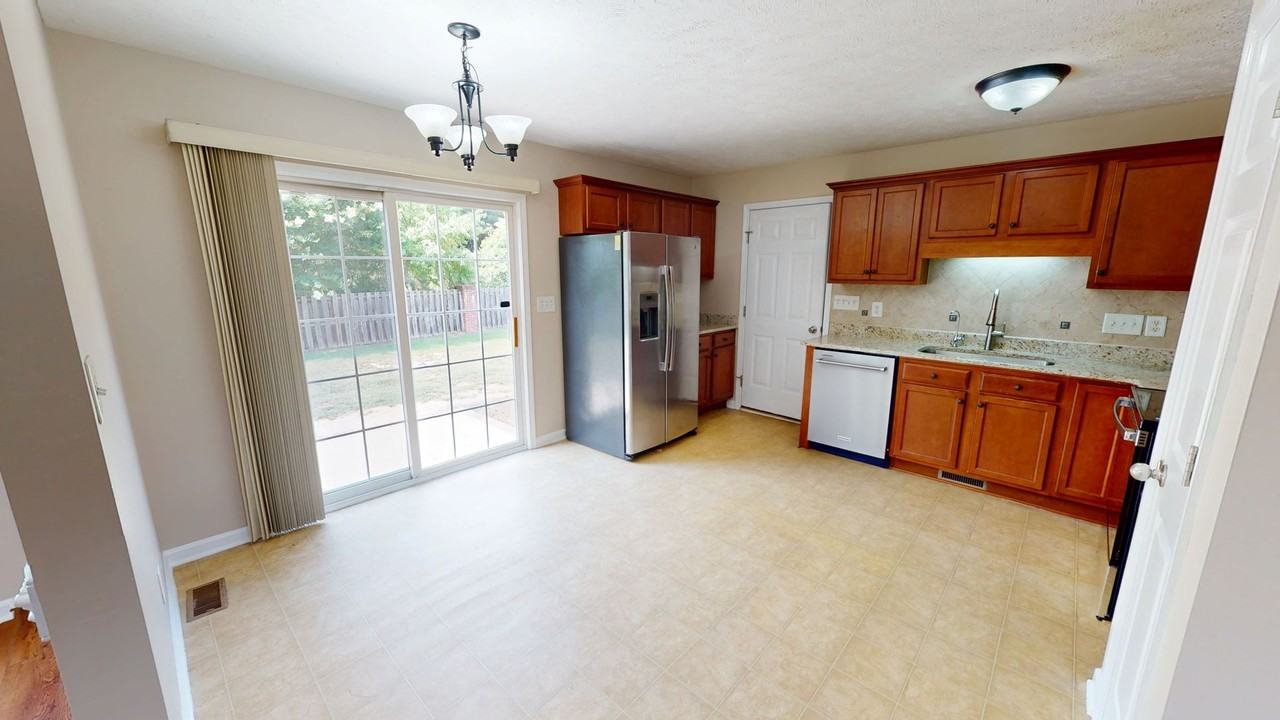 4920 Headwind Dr - Photo 6 of 24