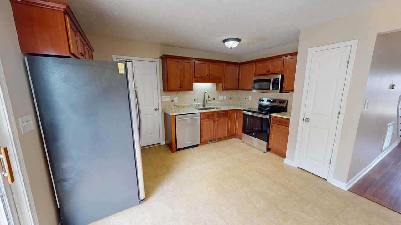 4920 Headwind Dr - Photo 7 of 24