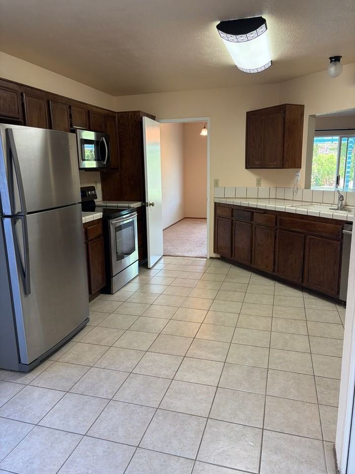 757 Sunningdale Dr - Photo 3 of 15