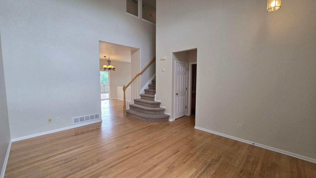 839 Sunlight Way - Photo 4 of 42