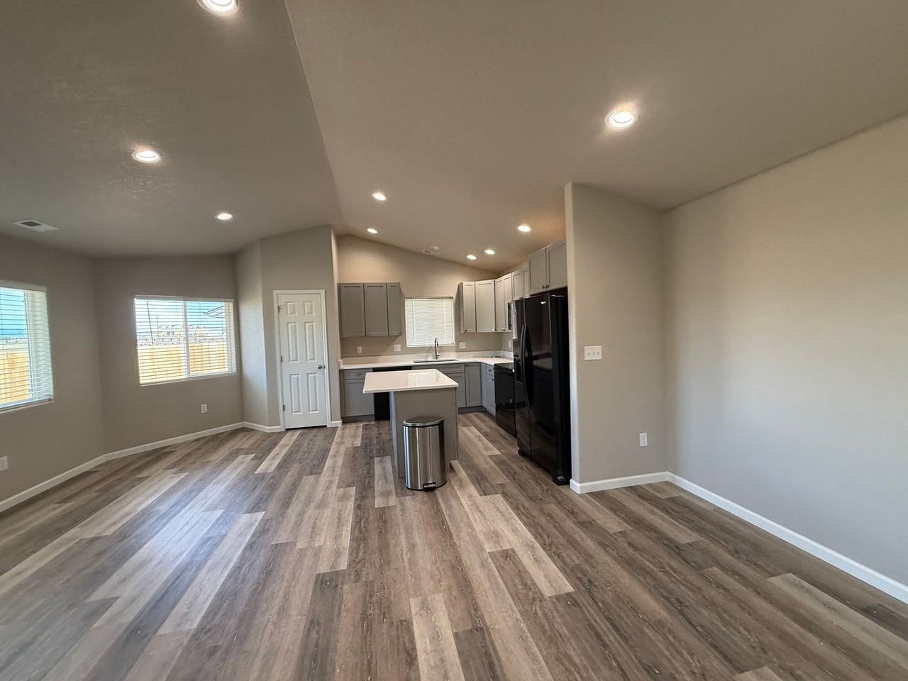 153 S Stardust Cir - Photo 3 of 16