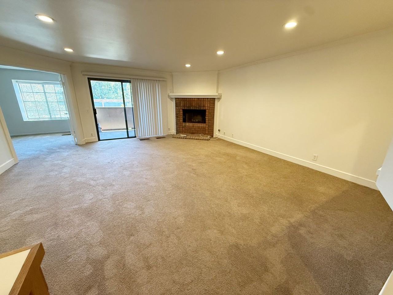 8880 Villa La Jolla Dr #214 - Photo 4 of 28