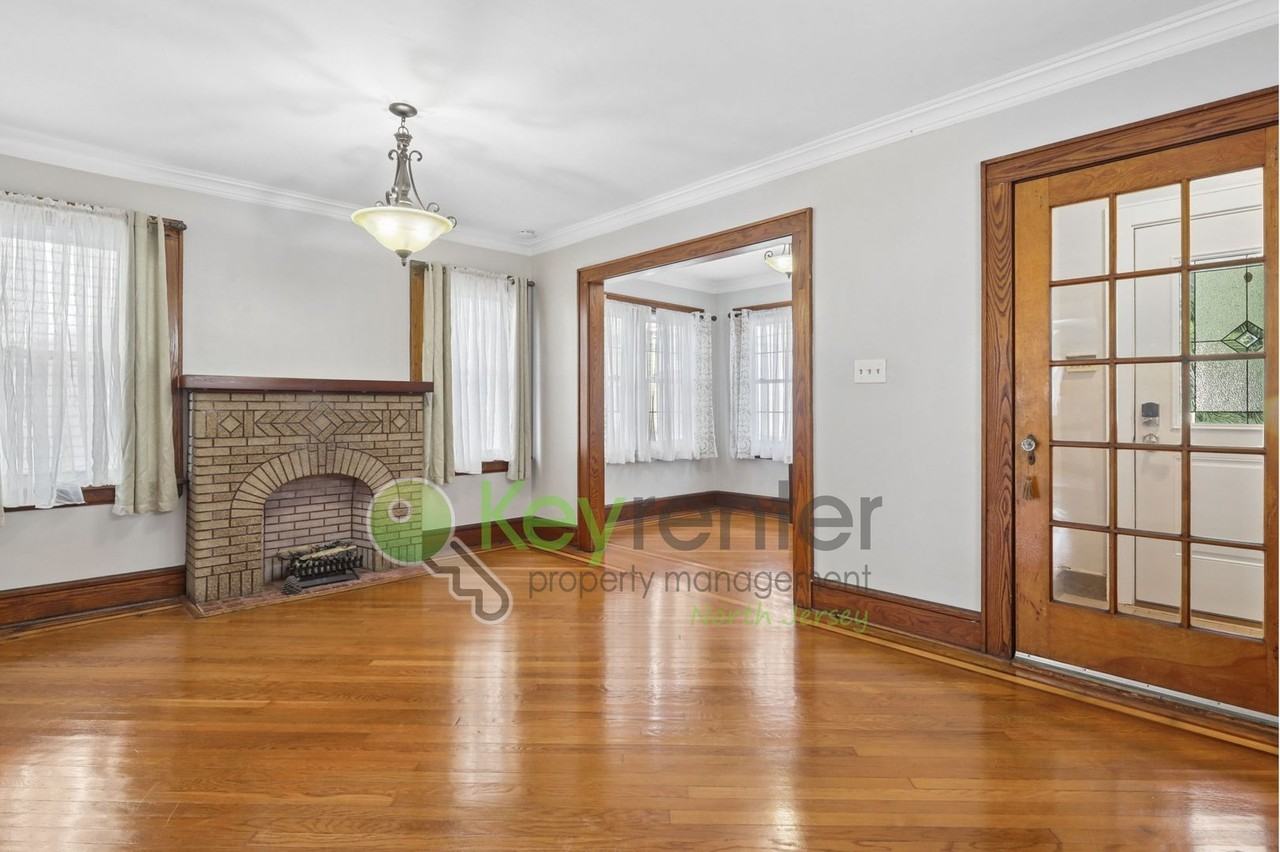 364 Chestnut St - Photo 7 of 31