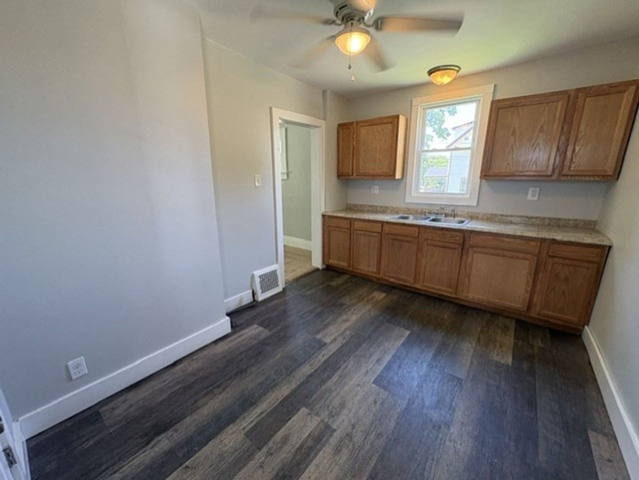 857 5th Ave - Photo 5 of 12