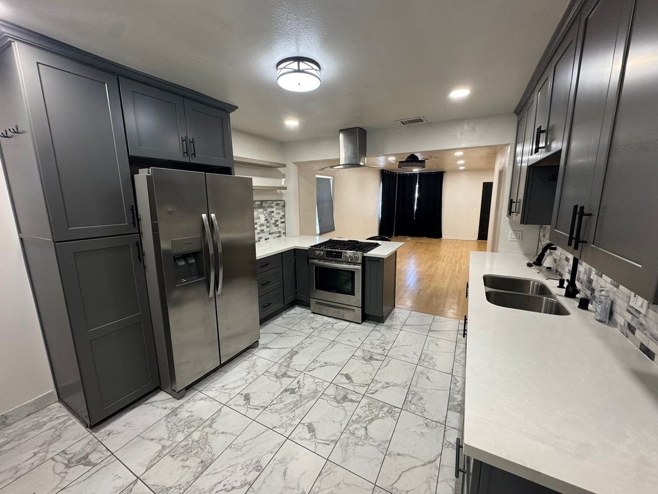 688 Taft Ave - Photo 3 of 20