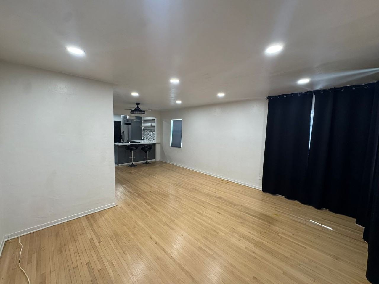 688 Taft Ave - Photo 6 of 20