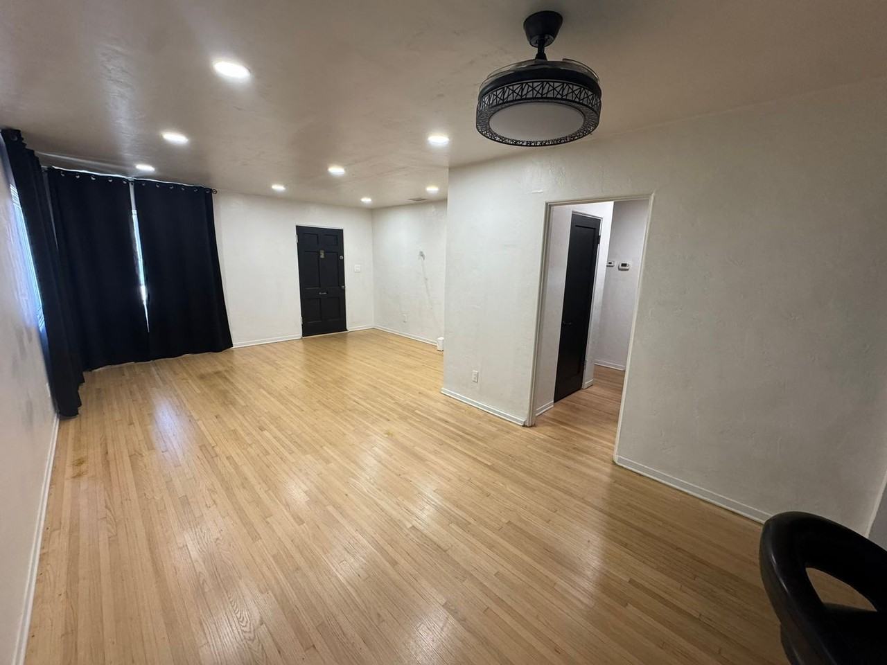 688 Taft Ave - Photo 7 of 20