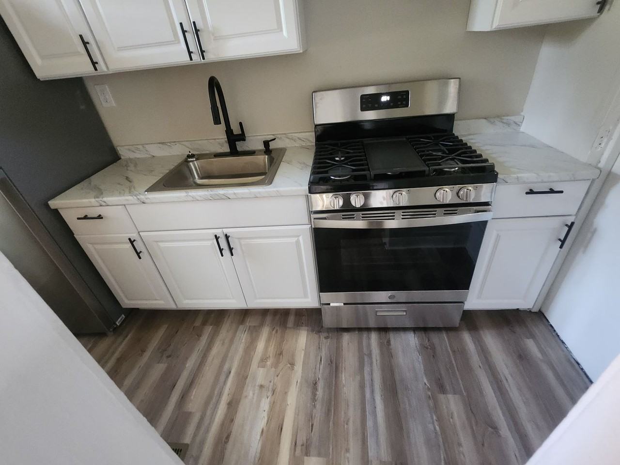 1008 Collier St - Photo 3 of 6