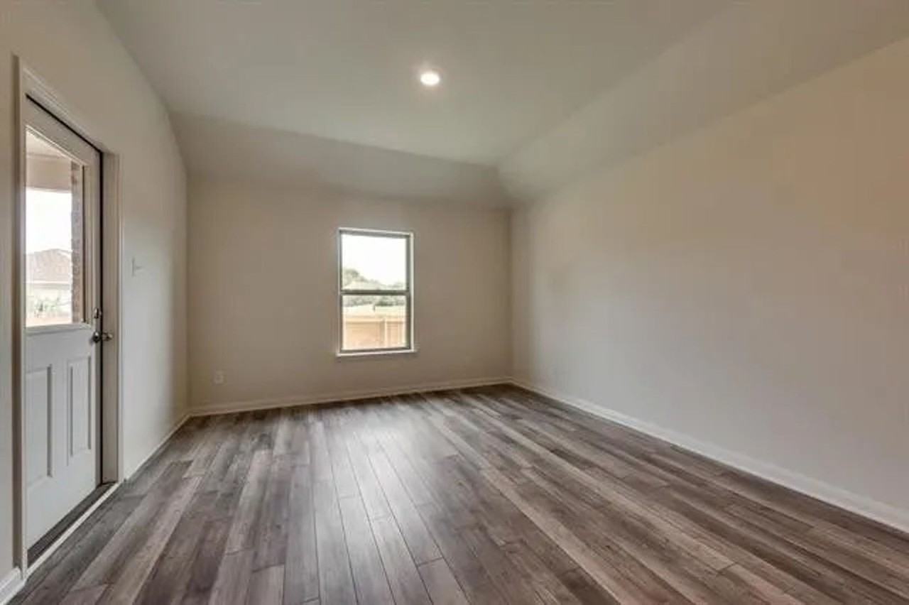 2012 Canterbury Dr - Photo 5 of 9