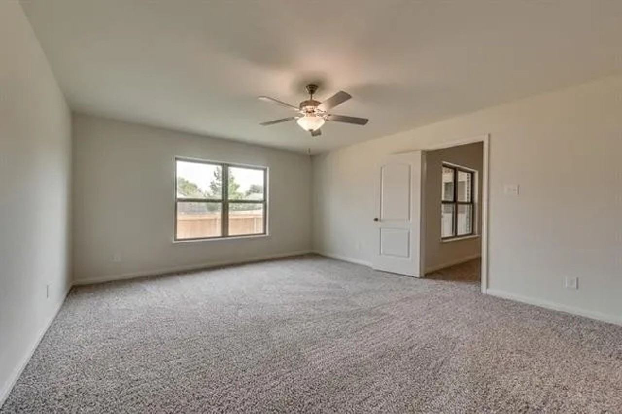 2012 Canterbury Dr - Photo 6 of 9