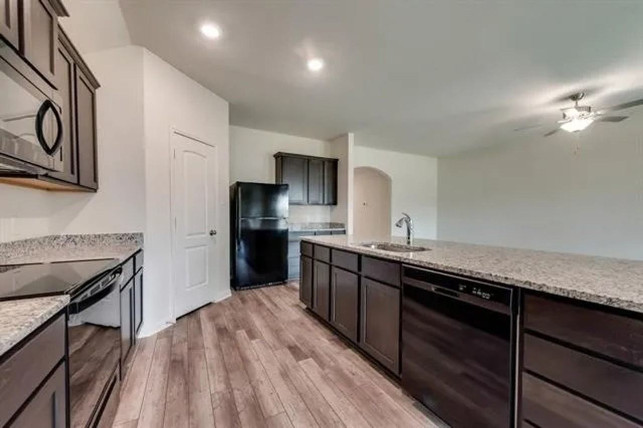 2012 Canterbury Dr - Photo 7 of 9