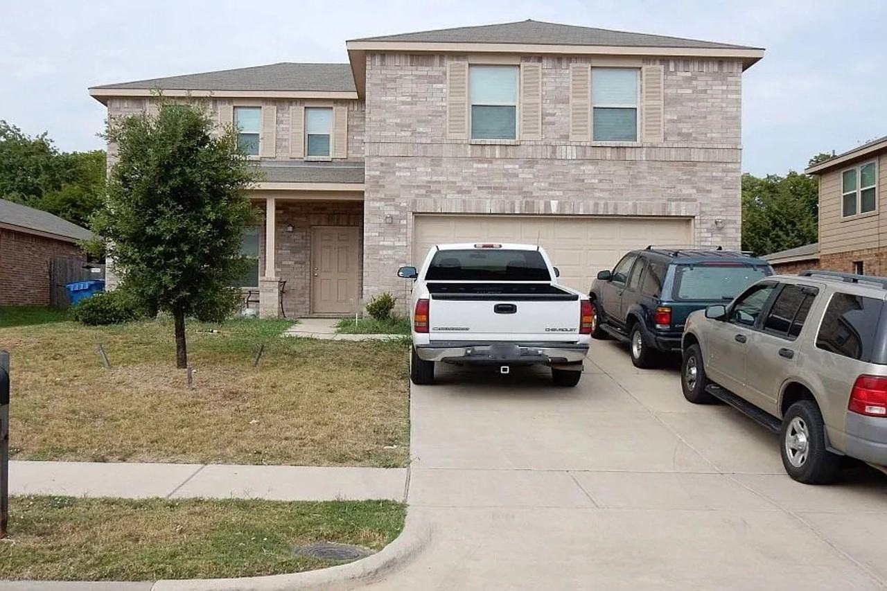 1223 Alhambra Dr - Photo 2 of 2