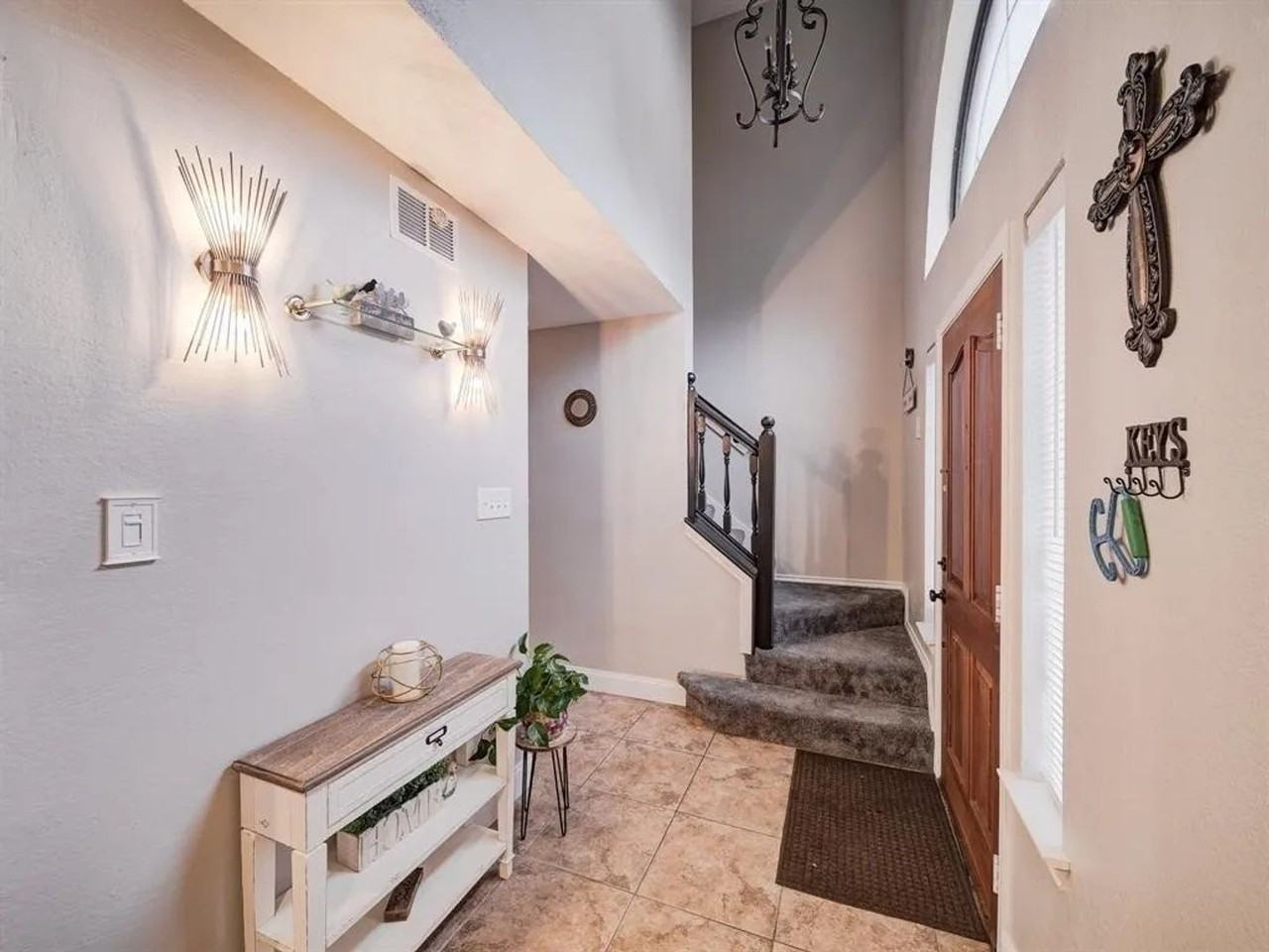 303 Hopewell St - Photo 7 of 8